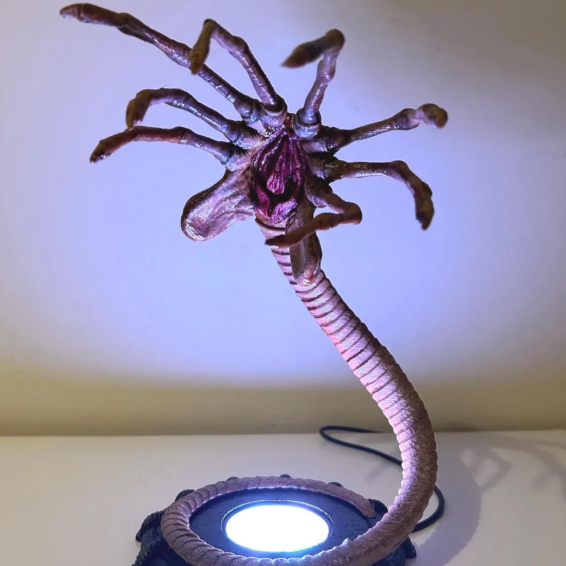 โคมไฟ Alien Facehugger ไฟกลางค - Lighting Decoration Ideas บทวิจารณ์และราคา